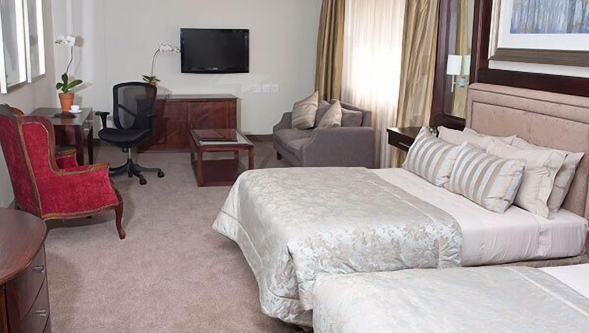 Apollo Hotel Johannesburg Bagian luar foto