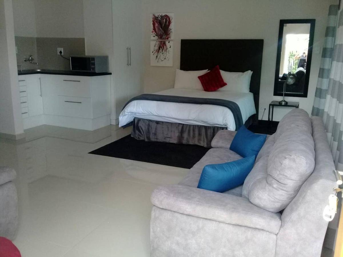 Apollo Hotel Johannesburg Bagian luar foto
